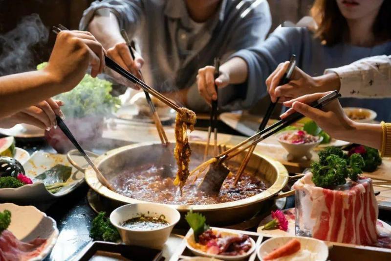 吃完火锅后为什么老是一身臭味？